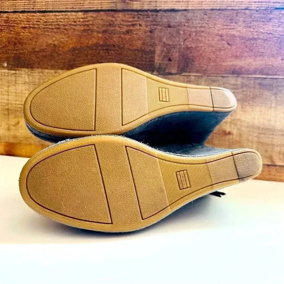 Toms Dark Gray Suede High Desert Wedge Booties - Picture 8 of 8